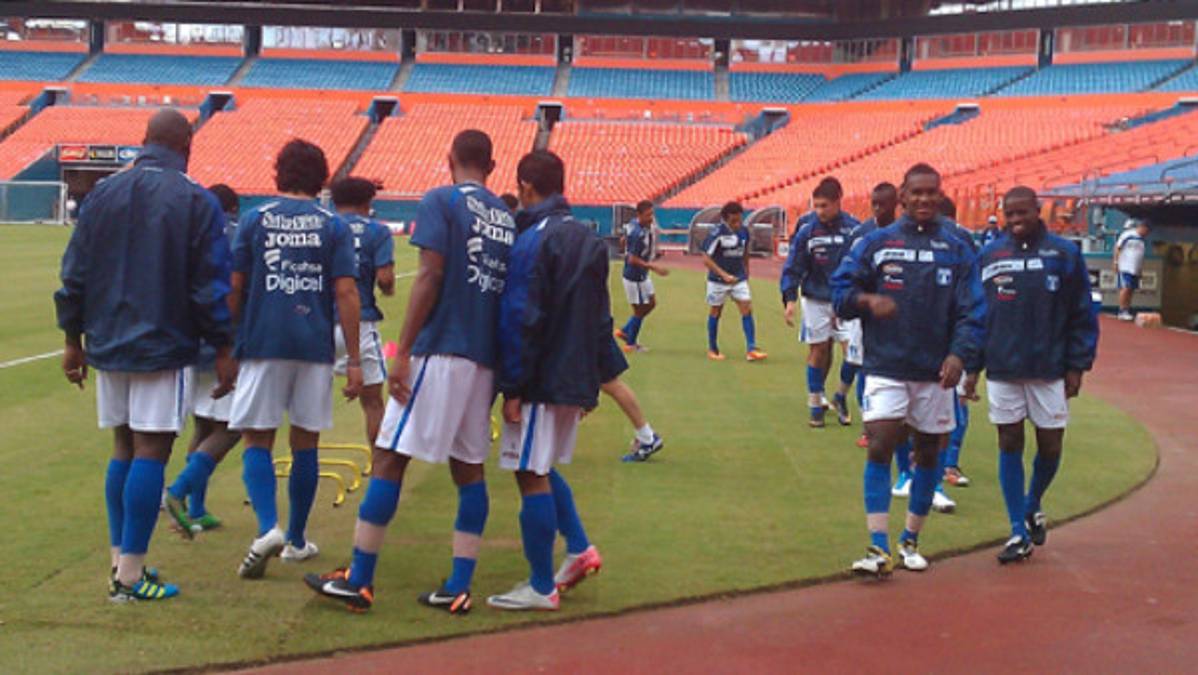 Honduras entrenó con lluvia en Miami