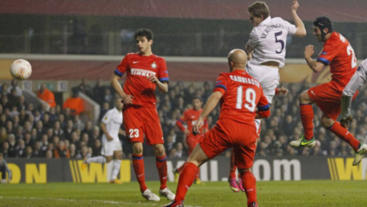 Tottenham golea y deja contra las cuerdas al Inter