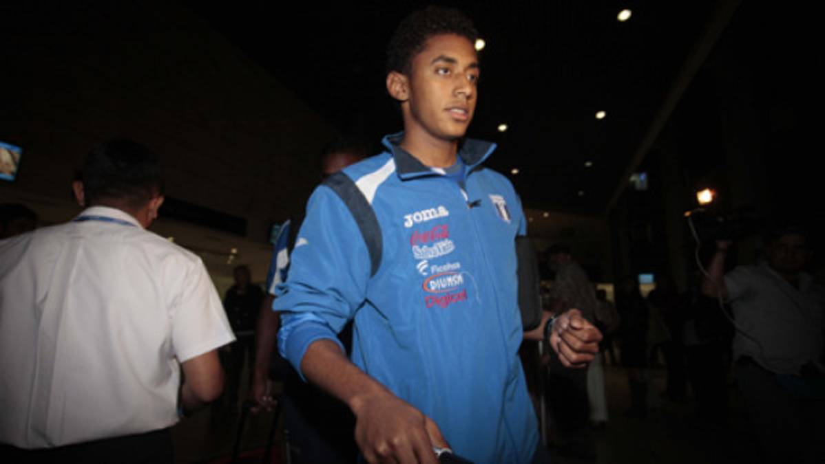 Seleccionados retornaron serenos al país