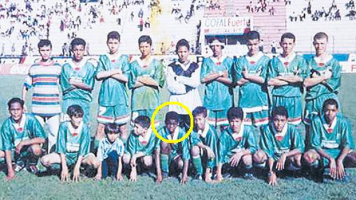 Boniek García no se olvida de su barrio...