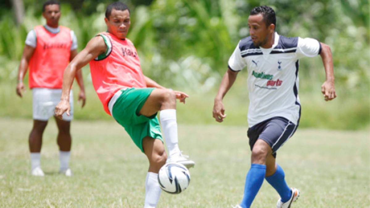 Con Rambo de León, Platense golea en amistoso