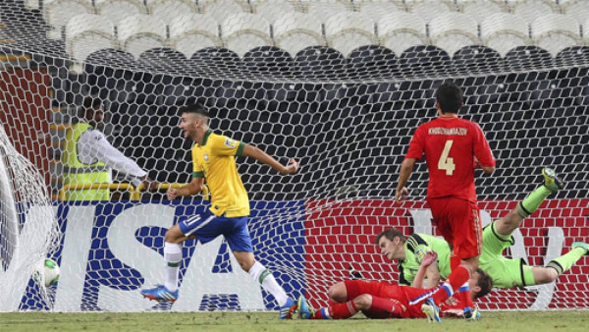 Brasil vence a Rusia y jugará en cuartos contra México