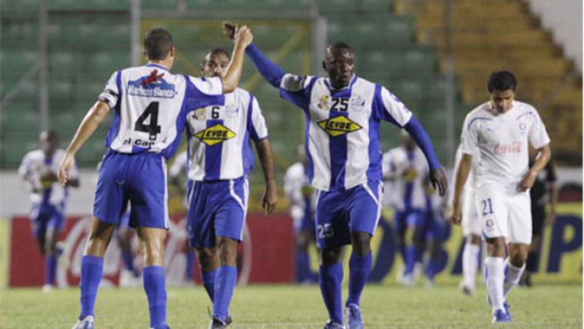 Saúl Martínez rompe racha del Olimpia
