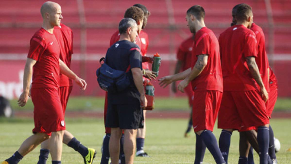 Estados Unidos entrenó bajo 32 grados