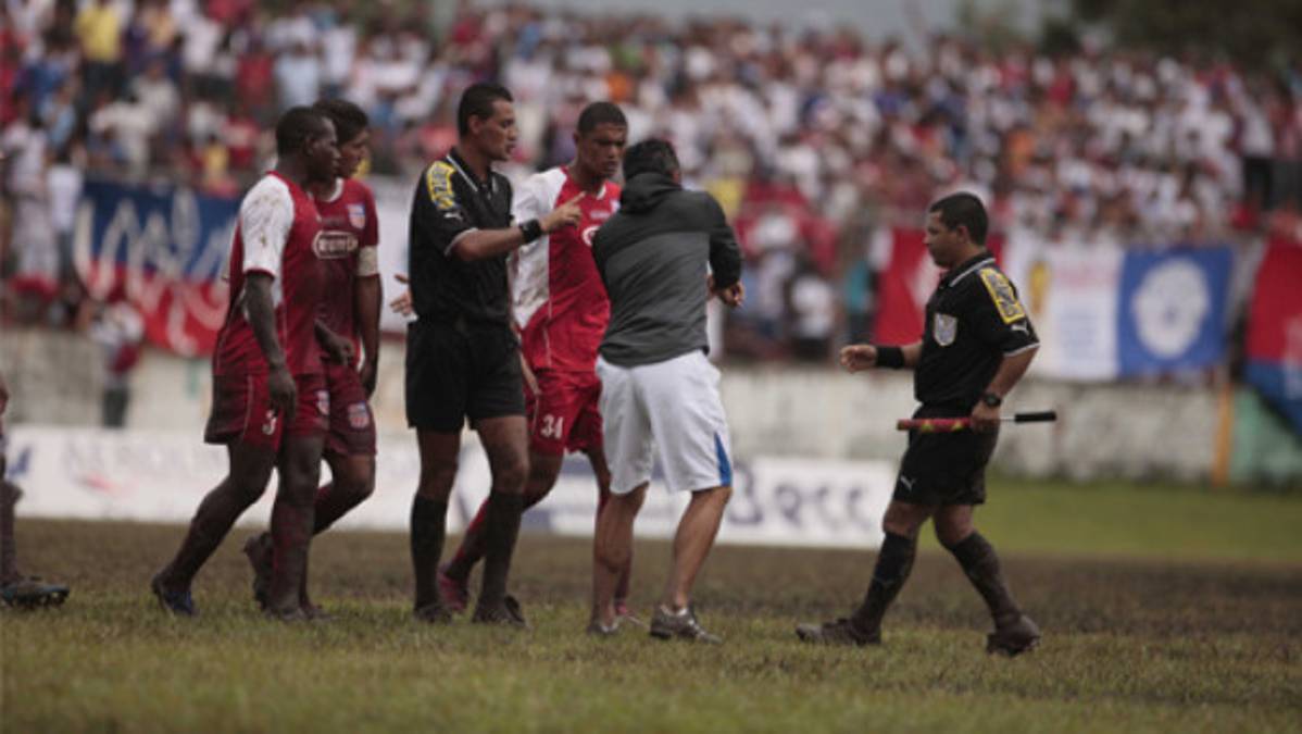 Necaxa-Olimpia salen vivos de Choluteca