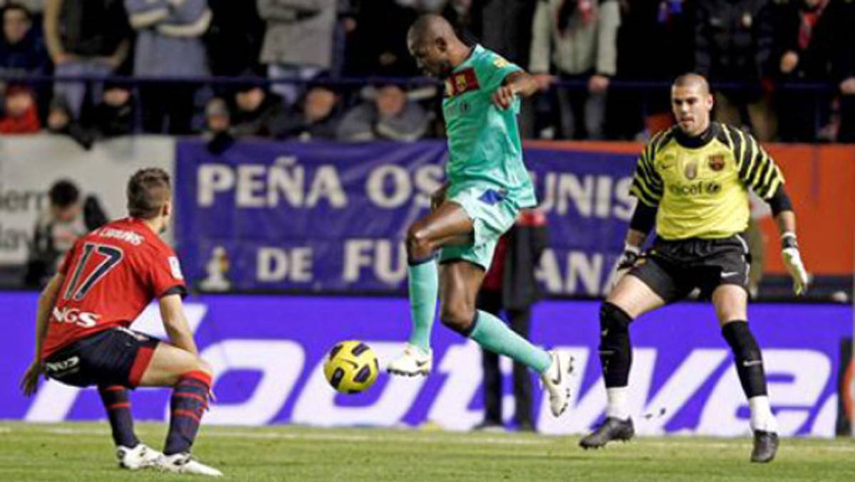 Pedro y Messi consolidan al Barcelona