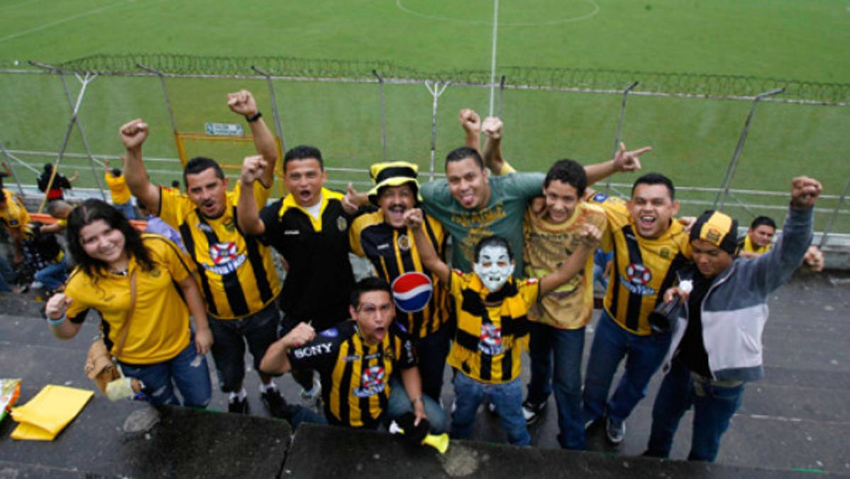 El ambiente de la final en el Morazán