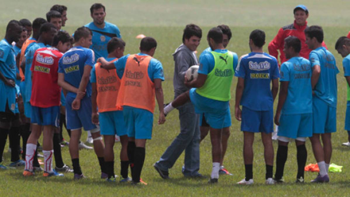 Olimpia presenta al uruguayo Rosano