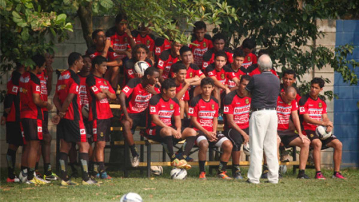 Jalón de orejas en el Real España