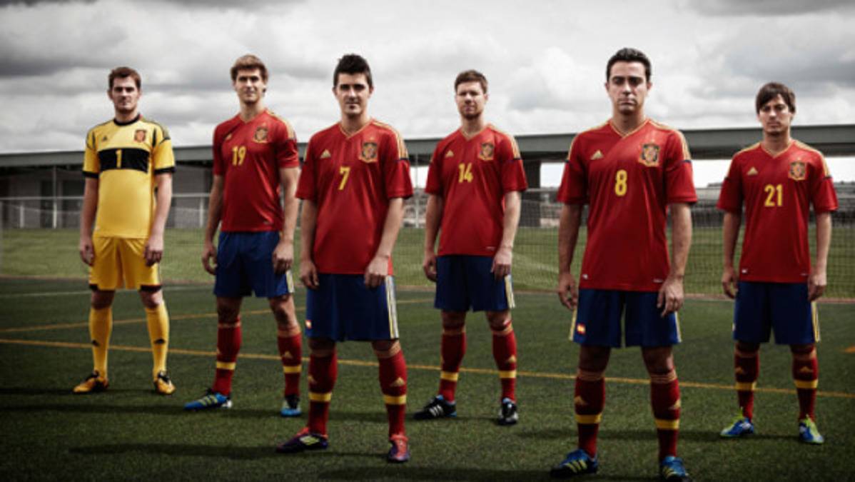 España presenta su piel para la Euro