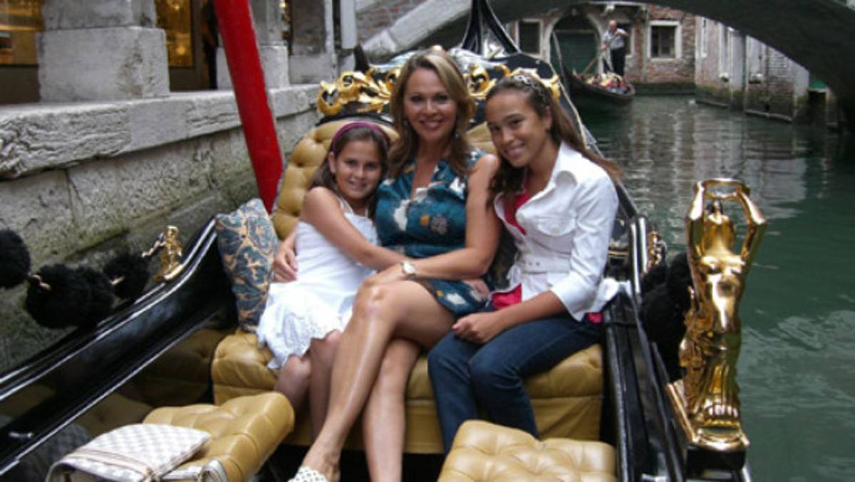 Maria Elena Salinas: 'Soy feliz con lo que hago'