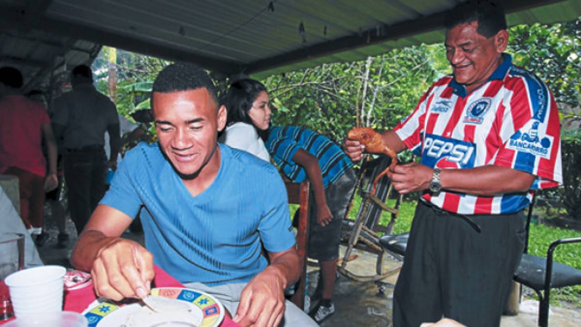 Tulián recibió como rey a Carlos Will