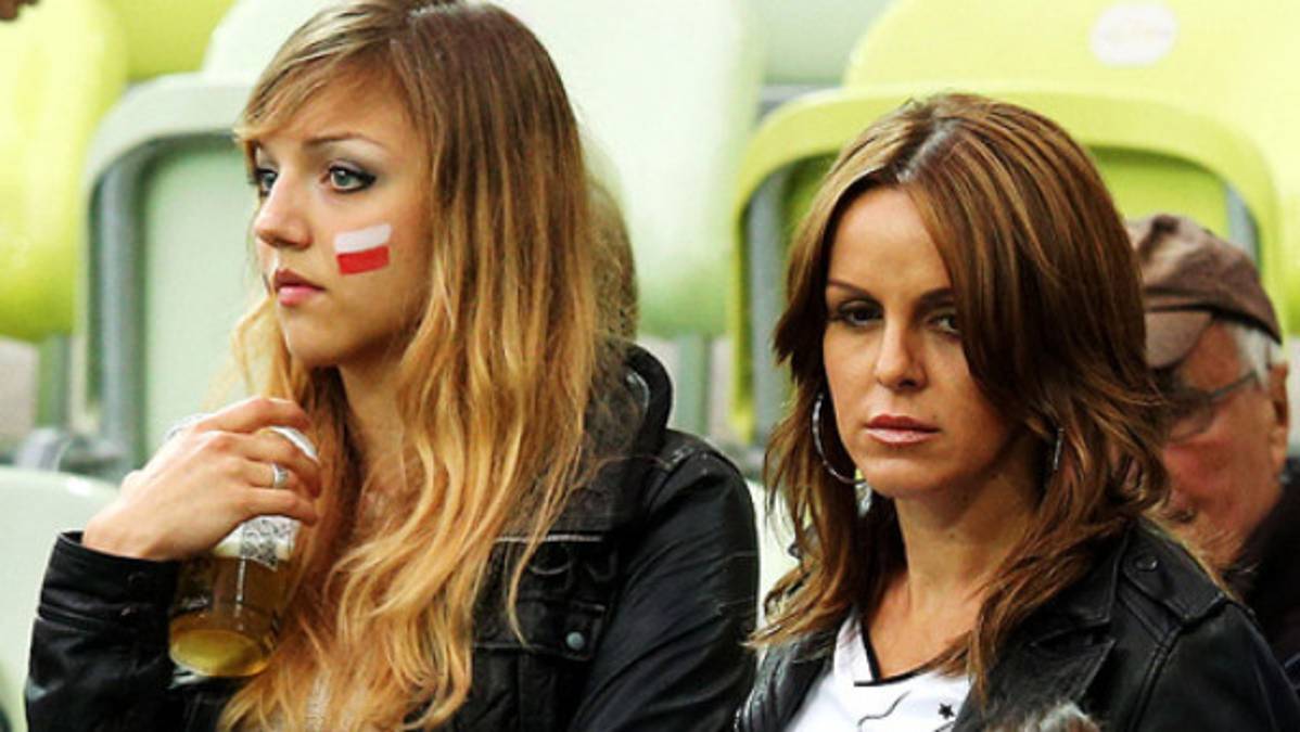 Las novias y esposas de los alemanes que engalanan la Euro