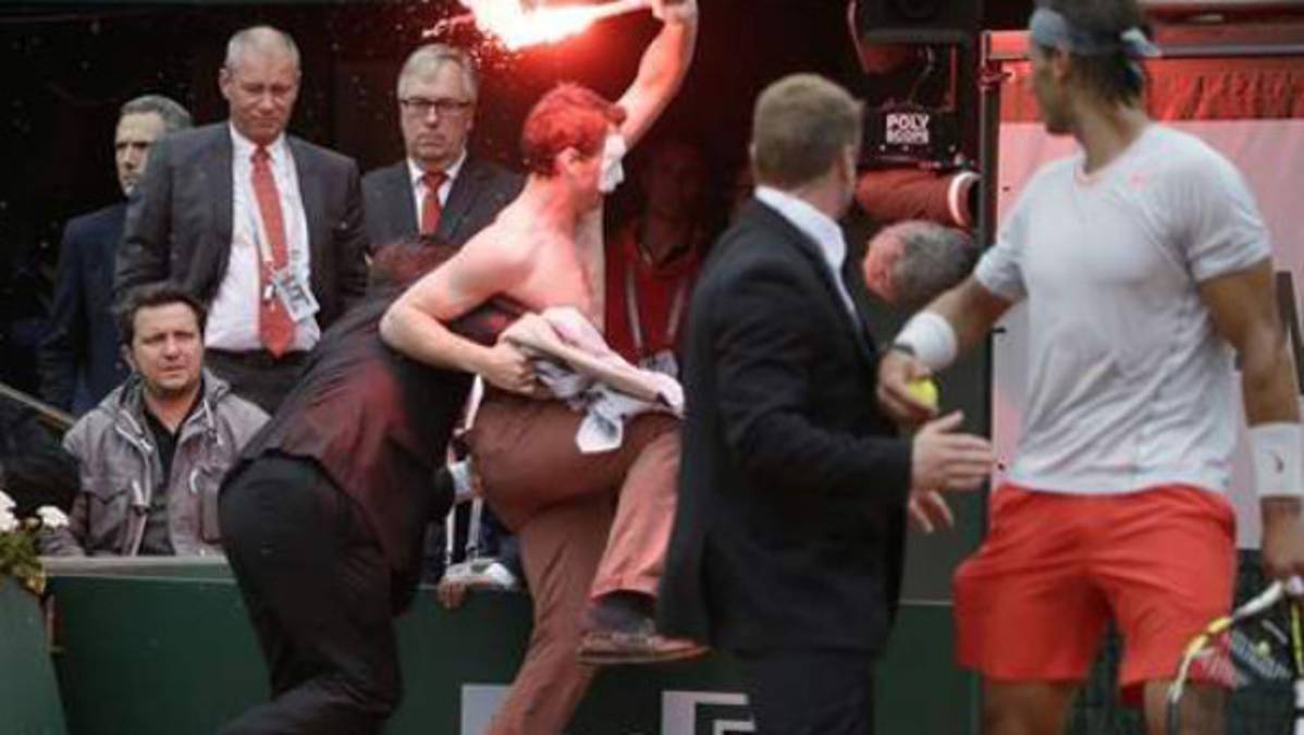 VIDEO: Polémica protesta en medio de final de Roland Garros