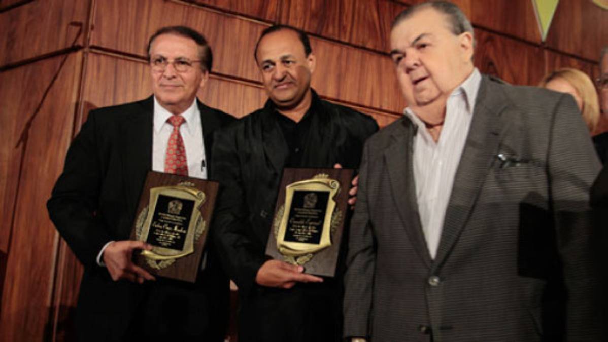 Olimpia presenta himno de su centenario