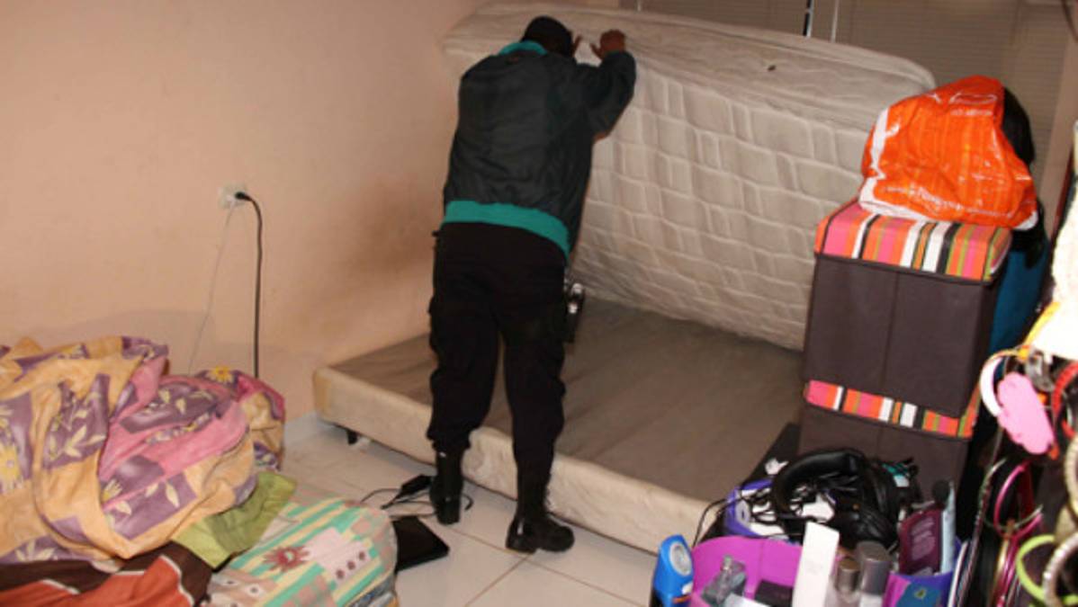 Allanan casas de futbolistas salvadoreños