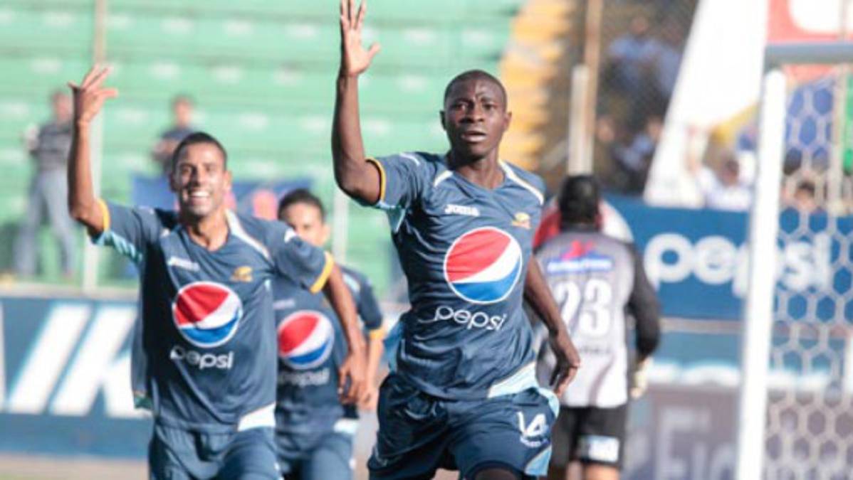 Motagua golea y se resiste a morir