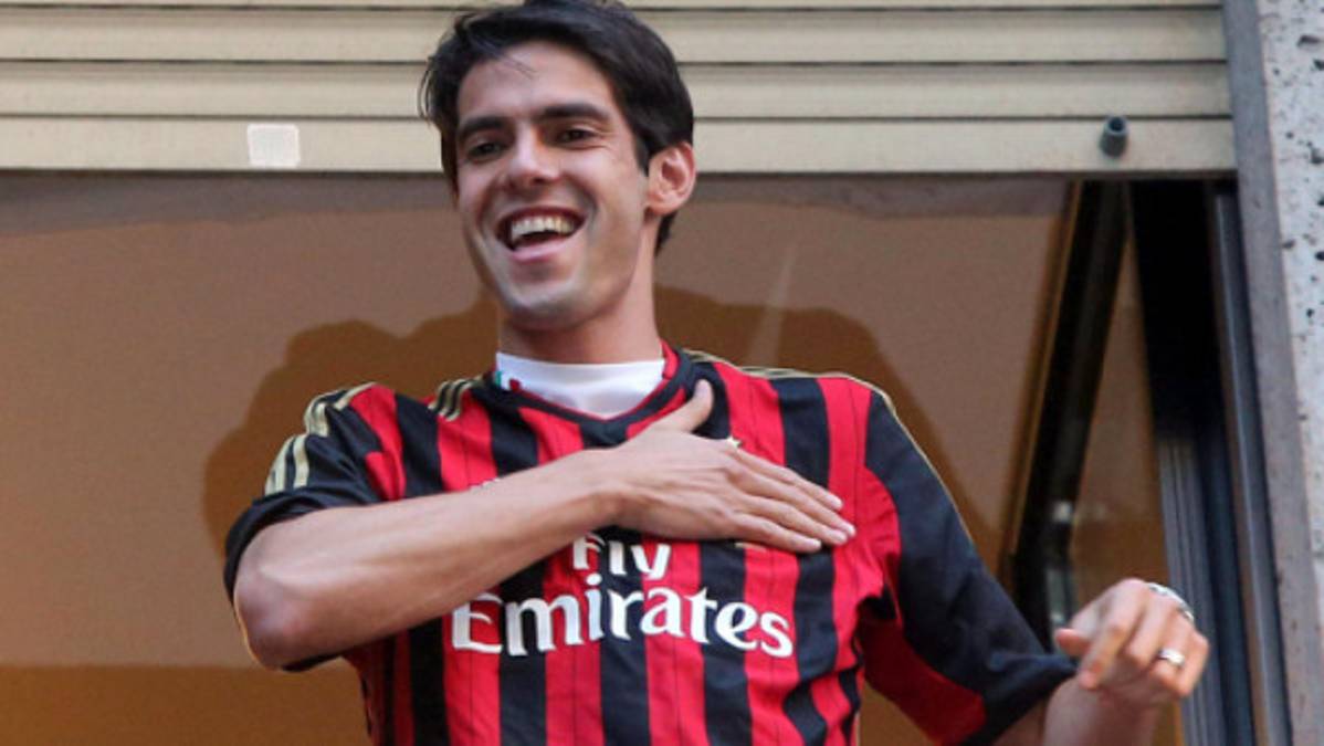 Kaká vuelve a lucir la camiseta del Milan