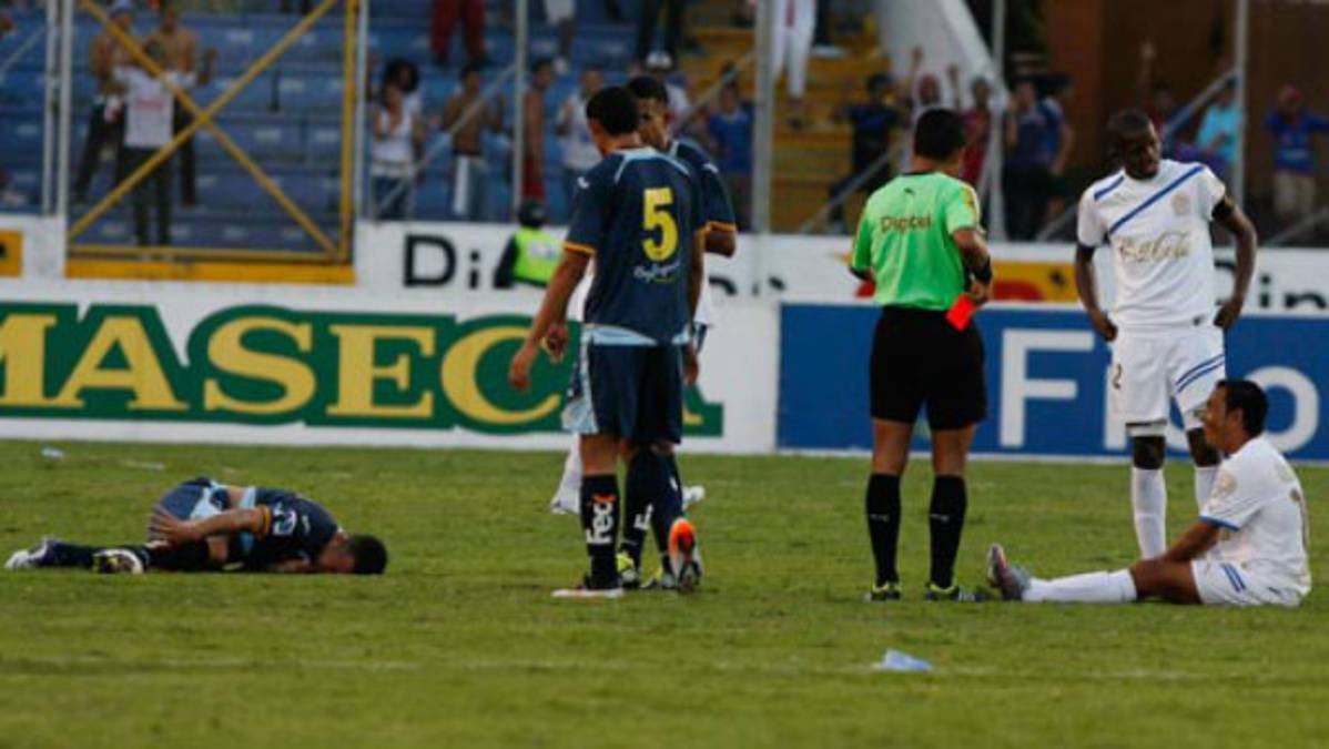 Dani jugó nueve minutos y se fue expulsado