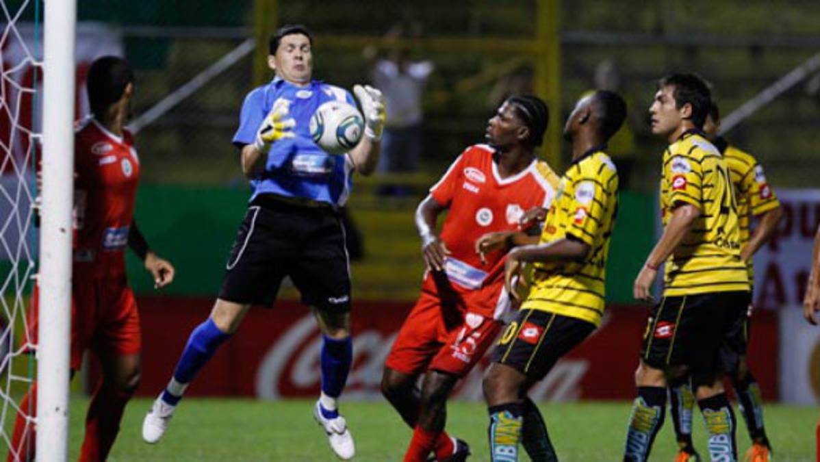 Jonathan Hansen tritura al Choloma