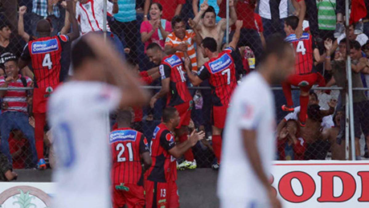 Deportes Savio se baja al Olimpia del primer lugar