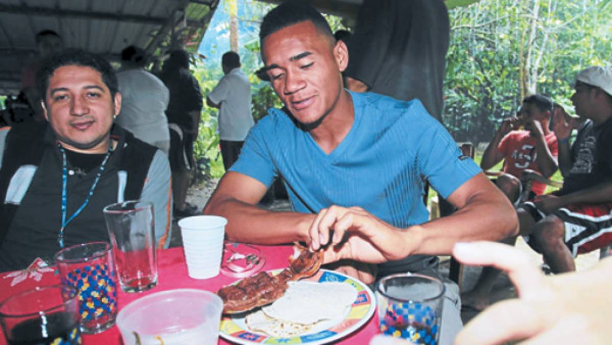 Tulián recibió como rey a Carlos Will