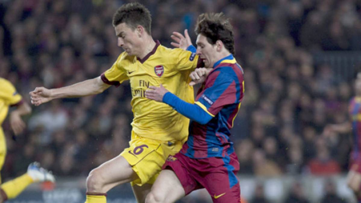 El Barcelona clasifica sufriendo