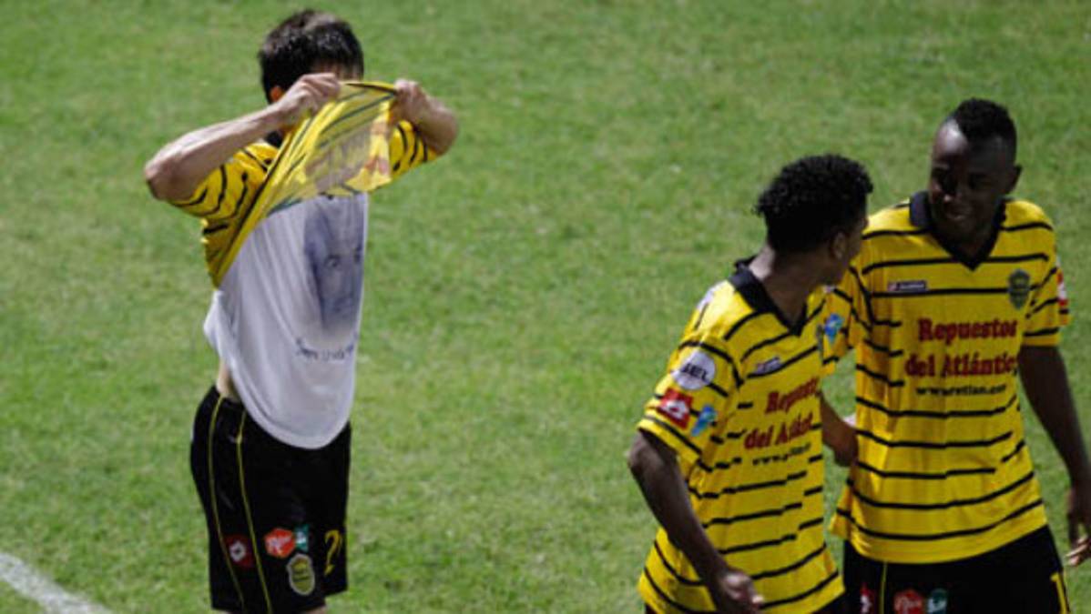 Jonathan Hansen tritura al Choloma