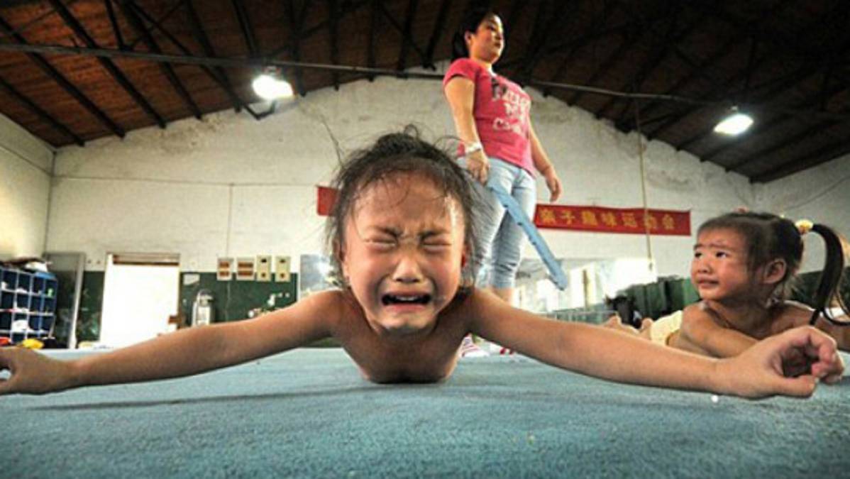 Así 'tortura' China a sus futuros medallistas olímpicos