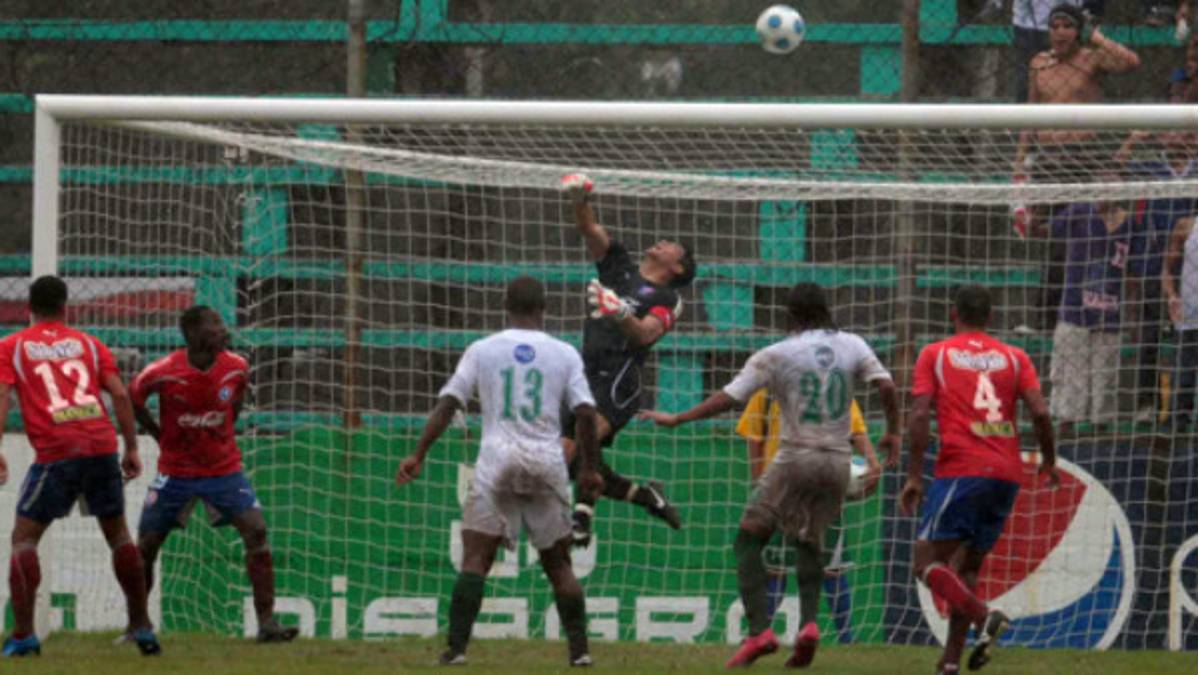 El árbitro le quita el triunfo al Olimpia