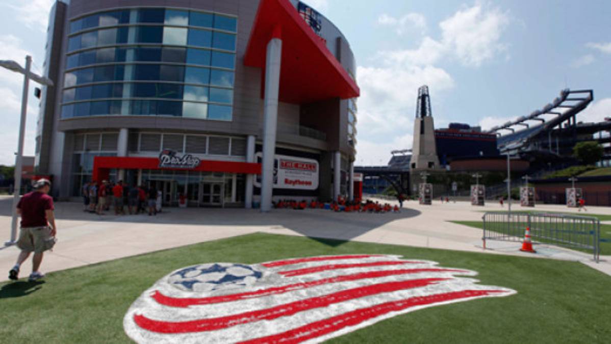 DIEZ ya está en Boston para cobertura del Olimpia ante AC Milan