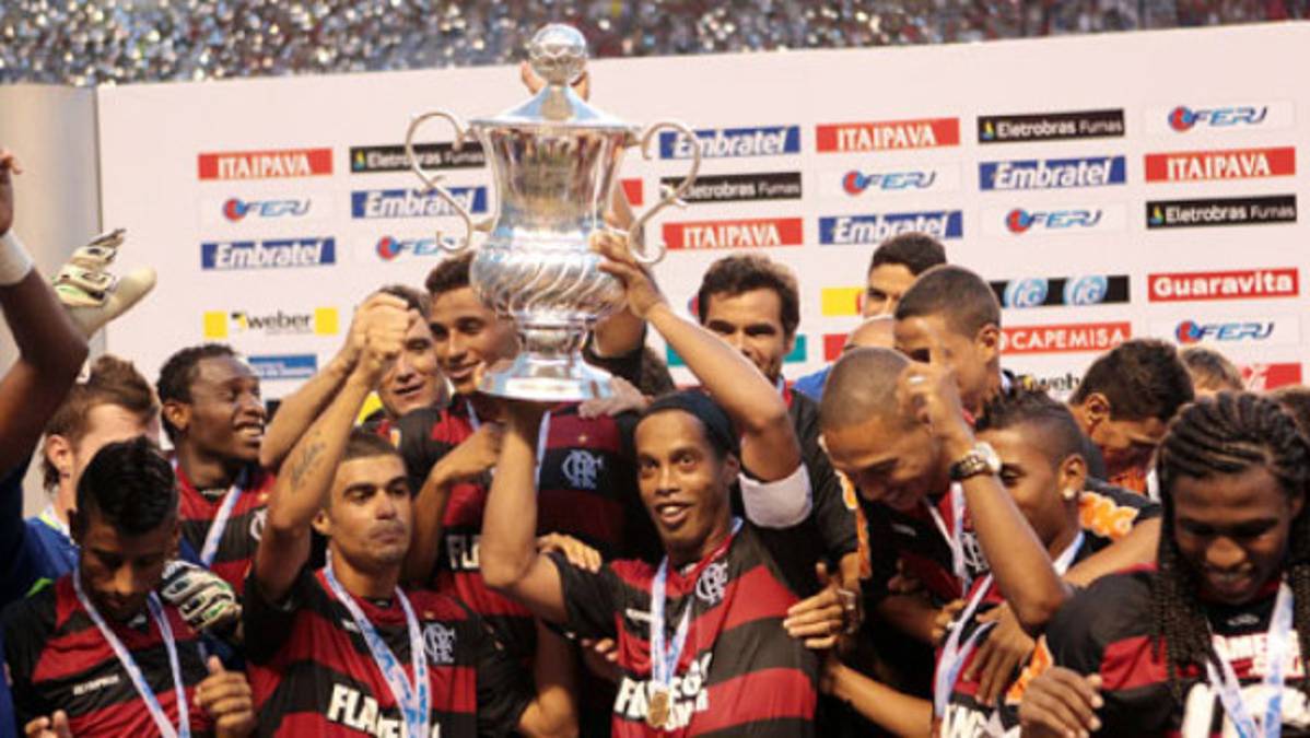 Ronaldinho gana primer título con el Flamengo