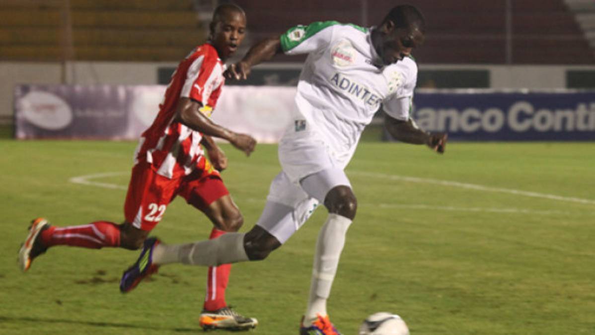 Doblete de Rubilio Castillo y Vida respira