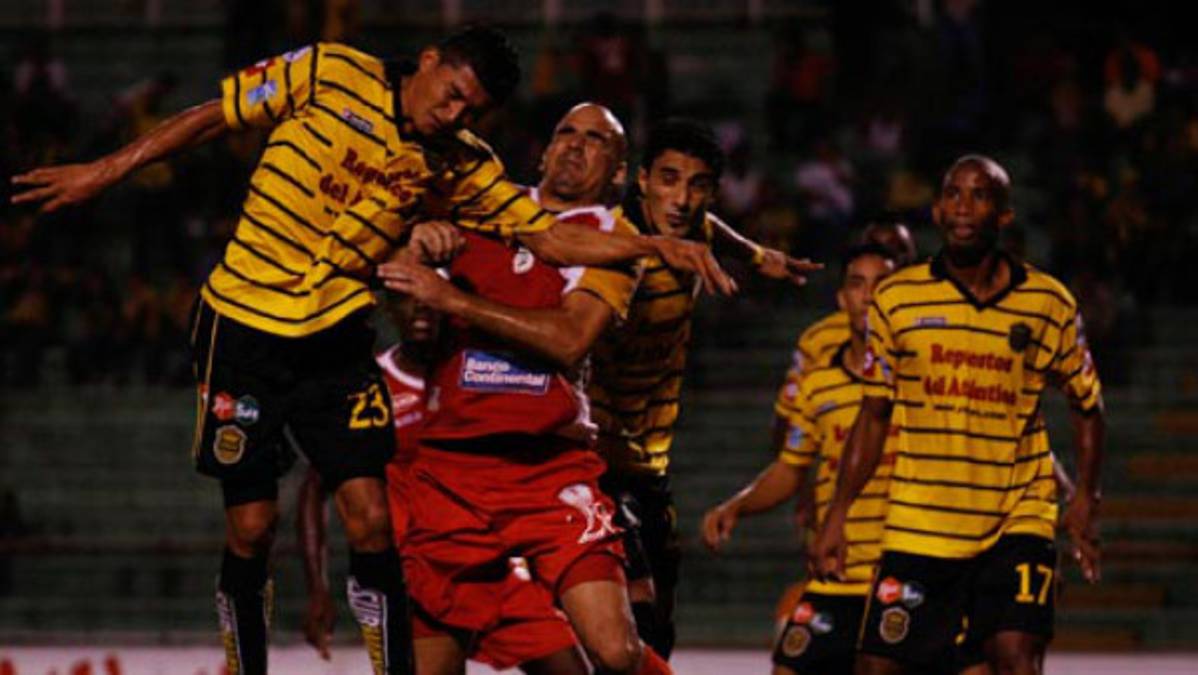 Real España recupera el primer lugar