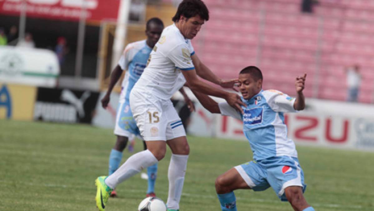 Olimpia defiende su corona goleando al Savio