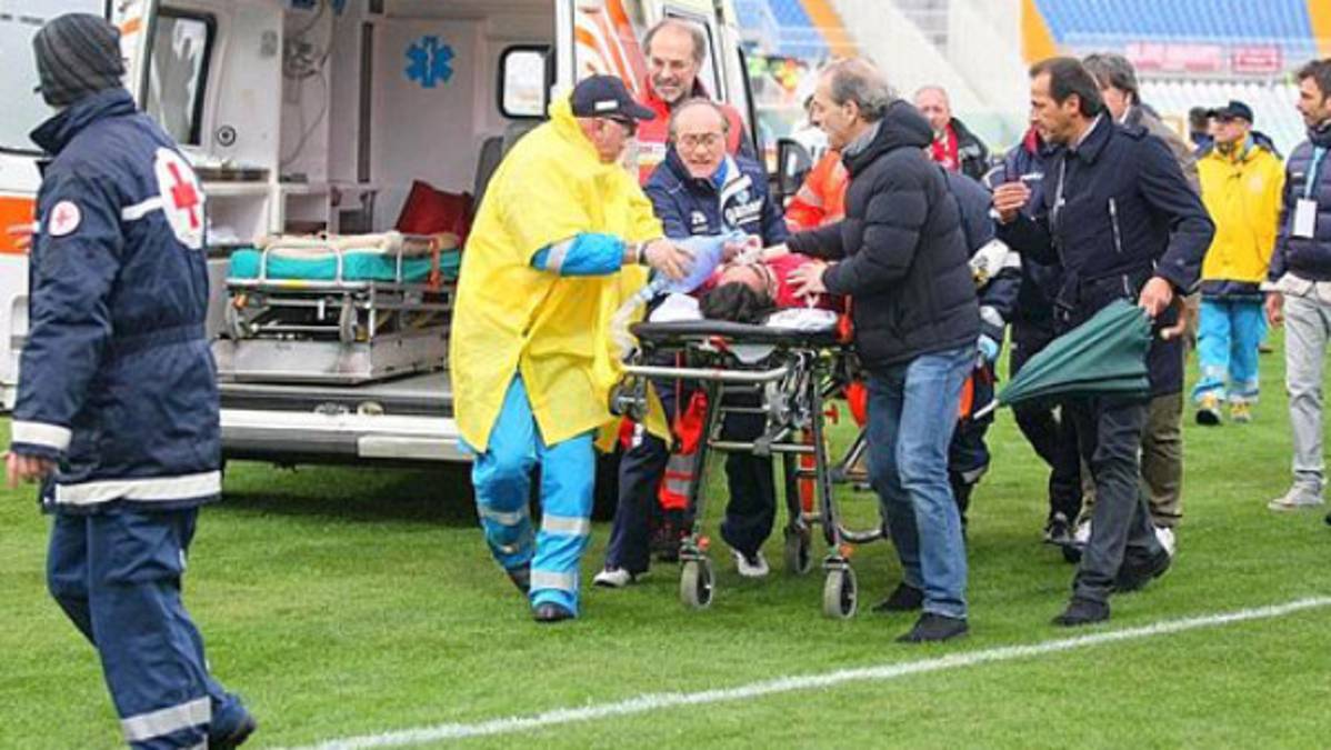 Muere jugador tras desplomarse en juego