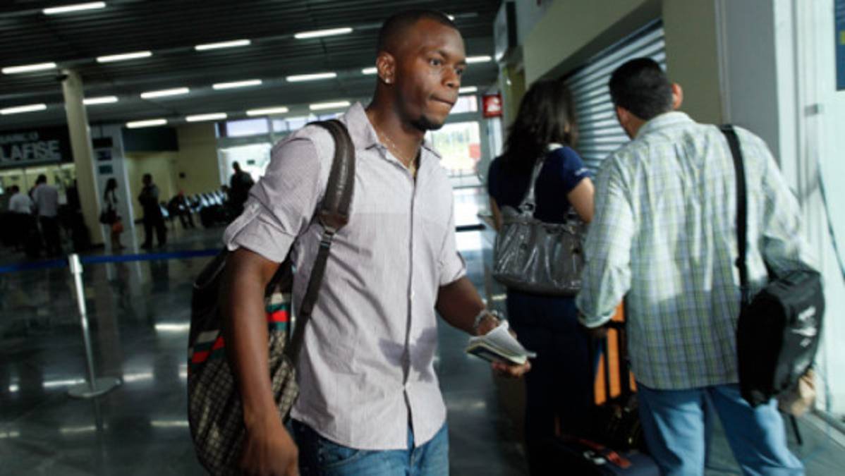 Erick Norales ya vuela rumbo a Baltimore