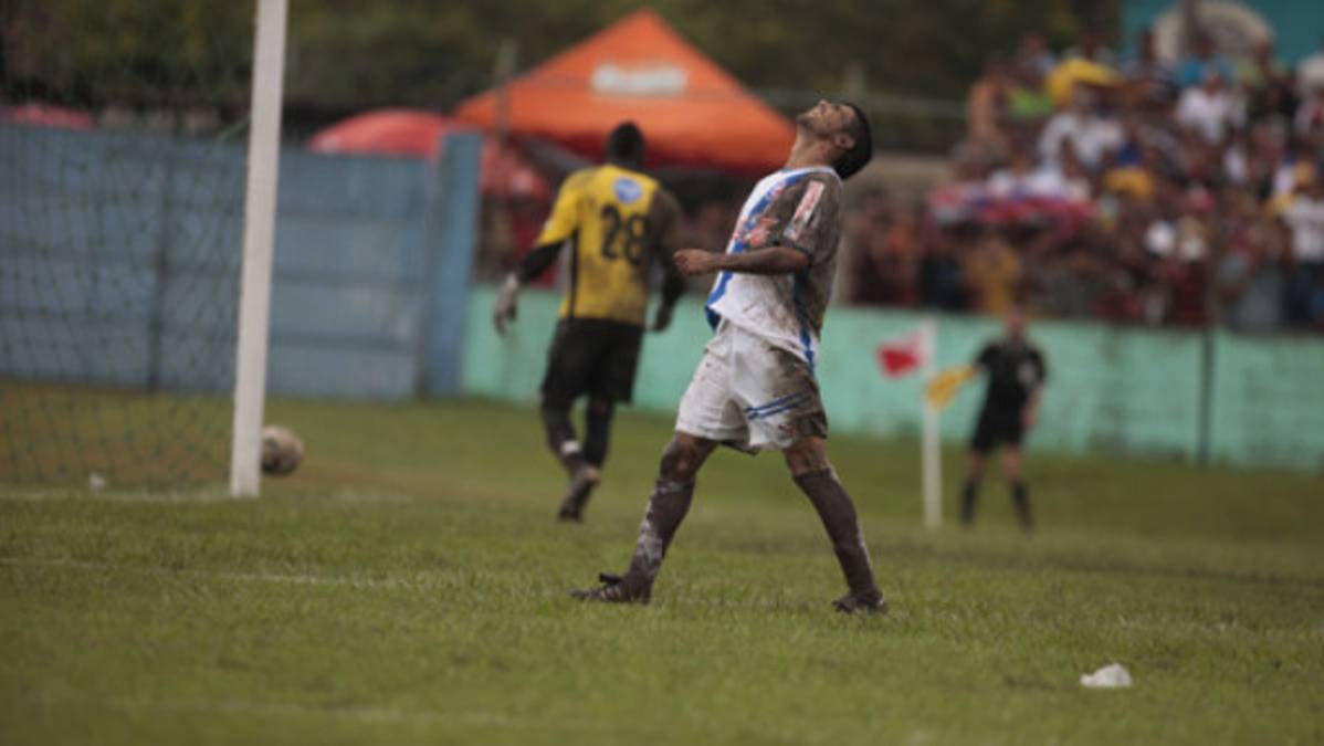 Necaxa-Olimpia salen vivos de Choluteca