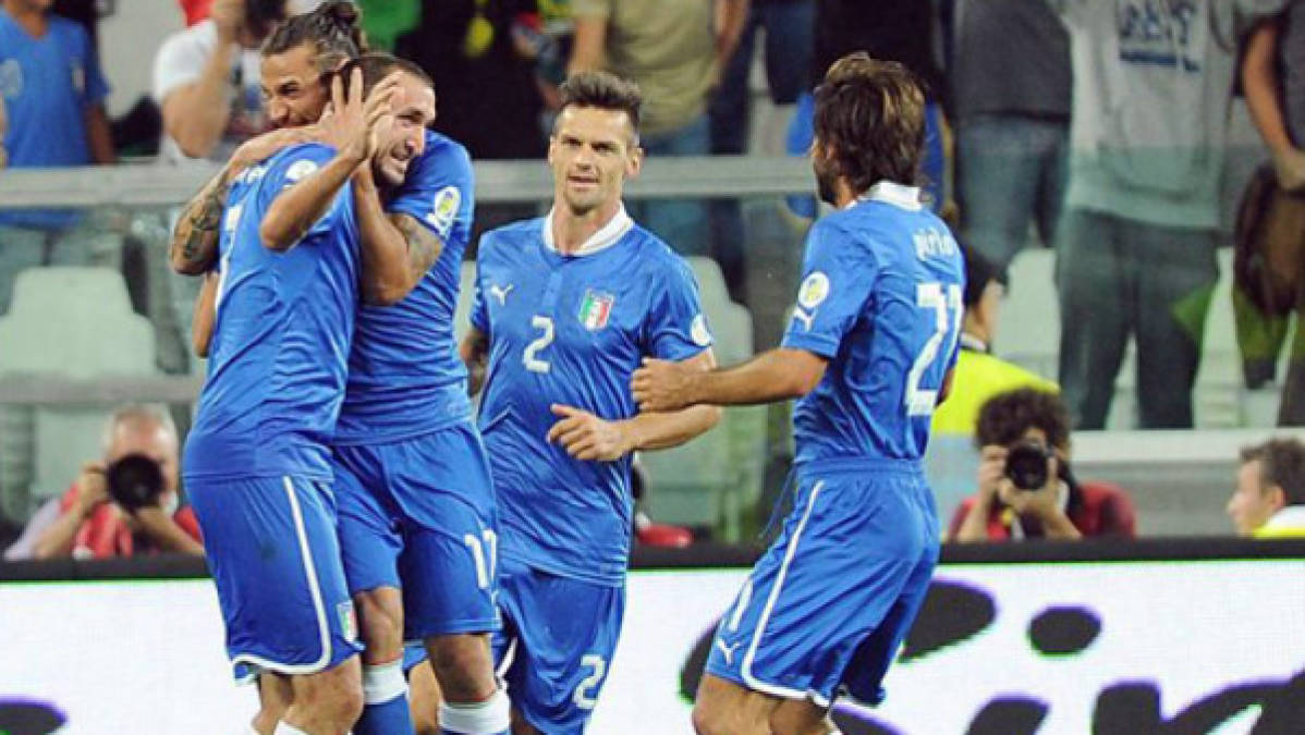 Italia sella su boleto al Mundial de Brasil
