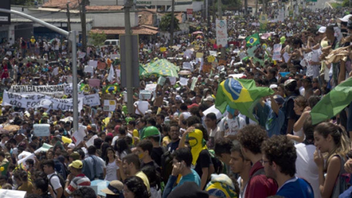 Protestas empañan la previa del Brasil-México
