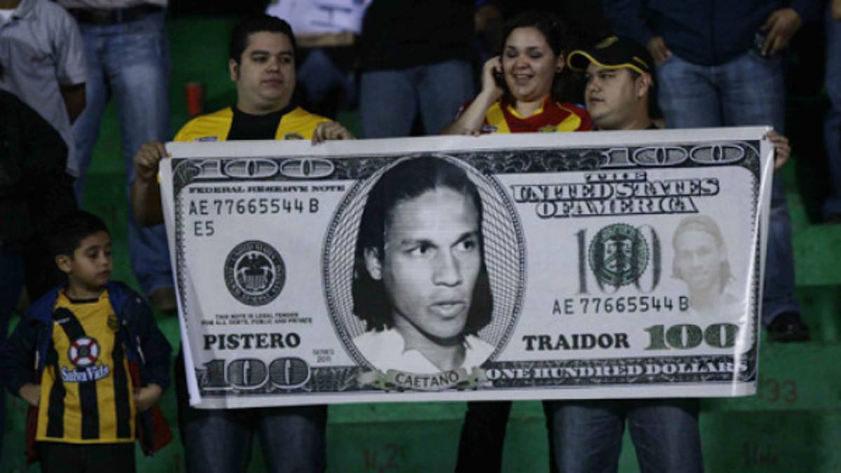 Caetano recibió insultos a su llegada al Morazán