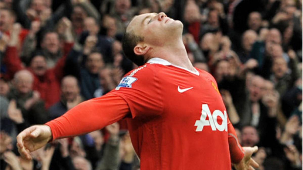 Rooney le anota el gol del año al Manchester City