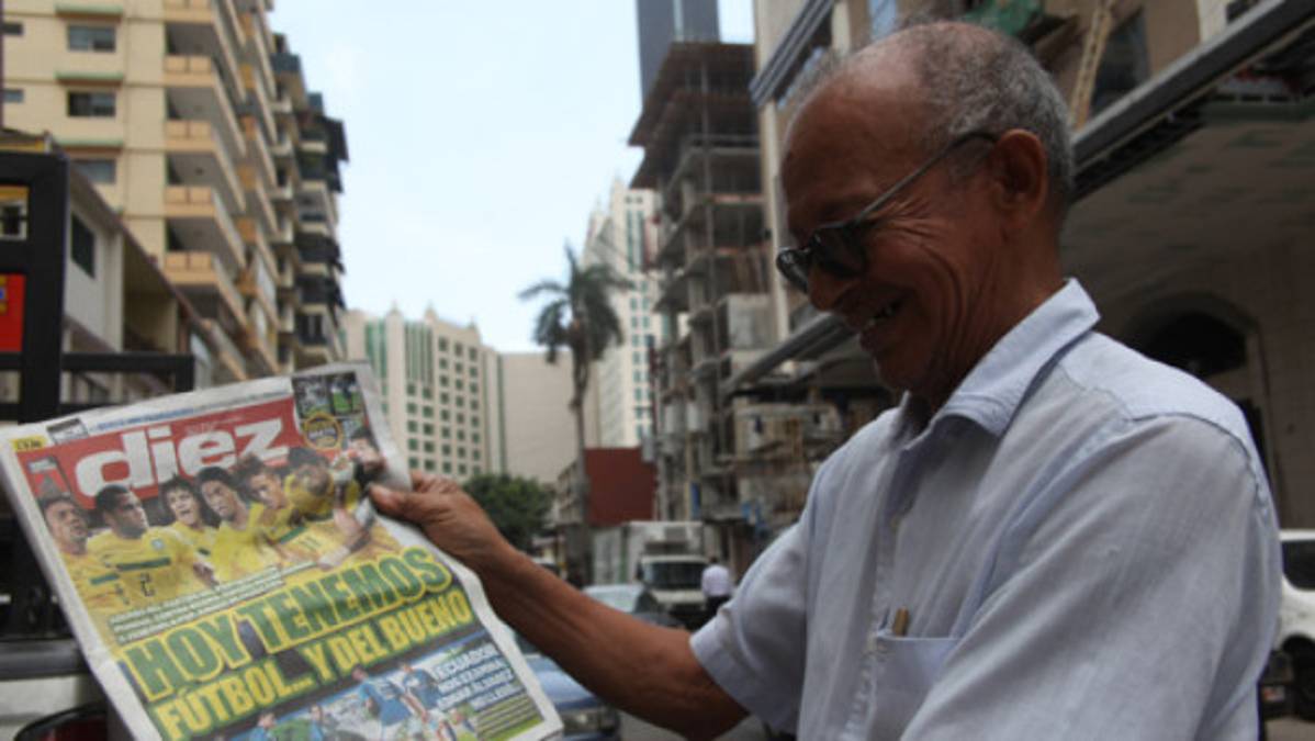 La historia con un ecuatoriano de 77 años que respira por su selección