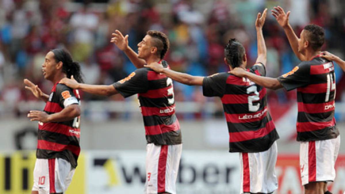 Ronaldinho gana primer título con el Flamengo