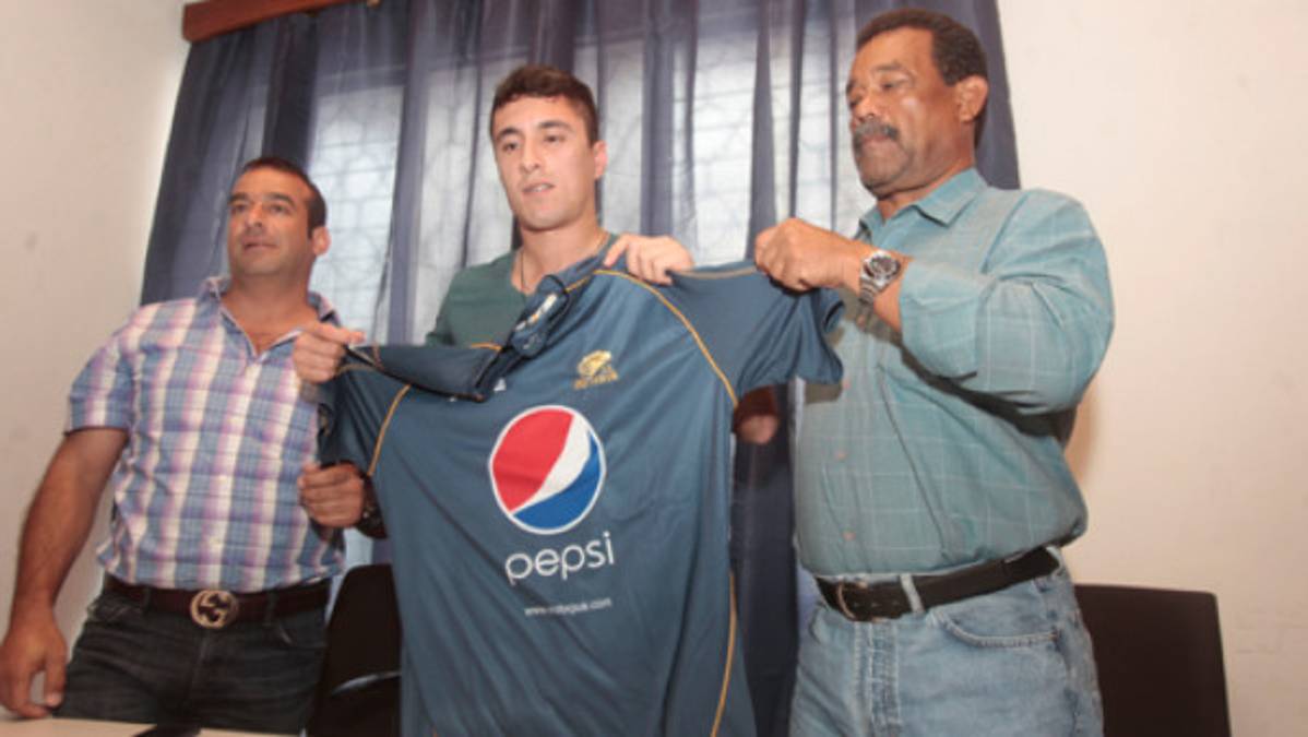 El uruguayo José Pablo Varela llegó para integrarse a Motagua