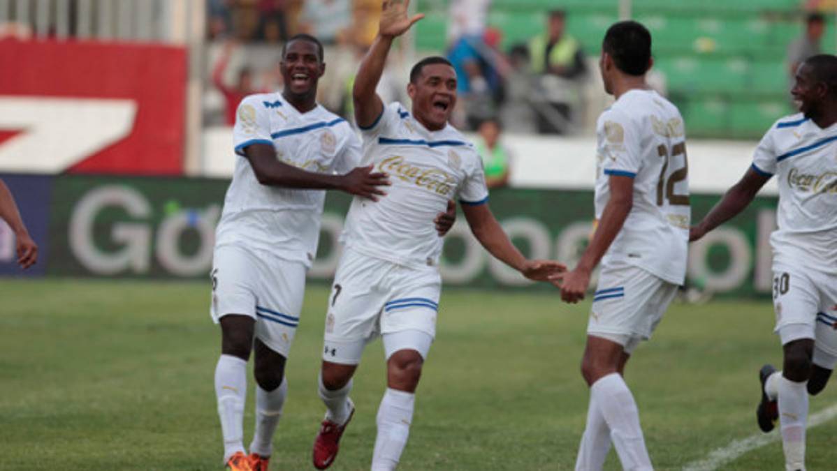 Olimpia defiende su corona goleando al Savio