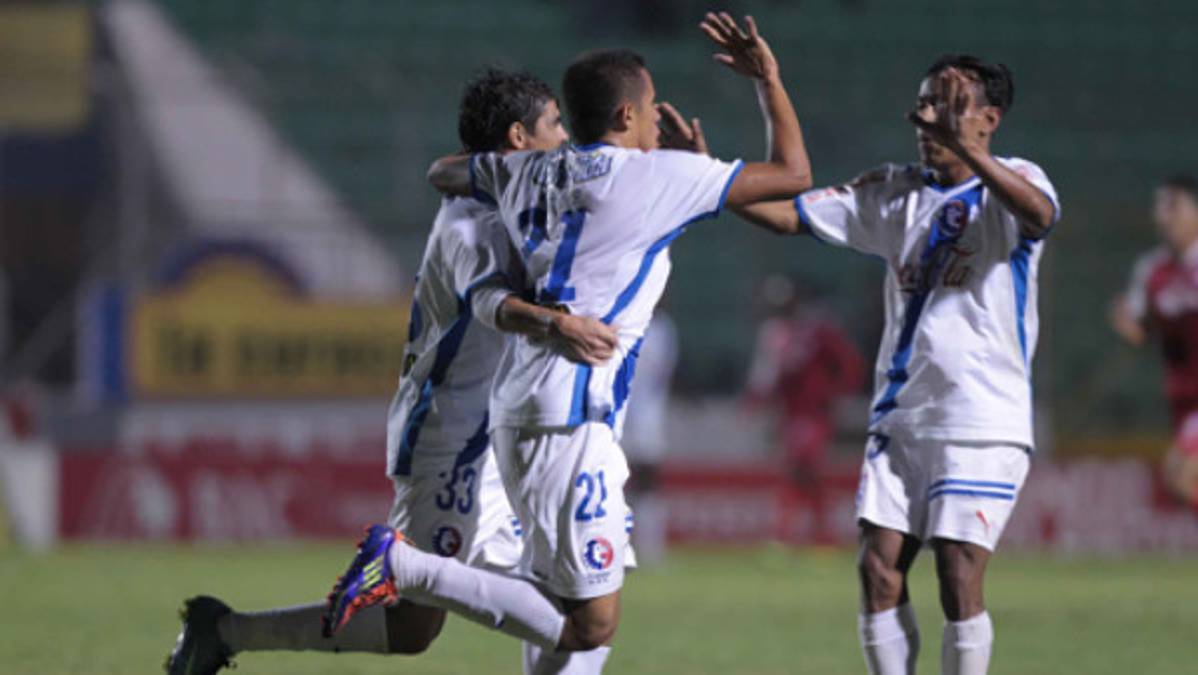 Olimpia sufrió, pero está en semifinales
