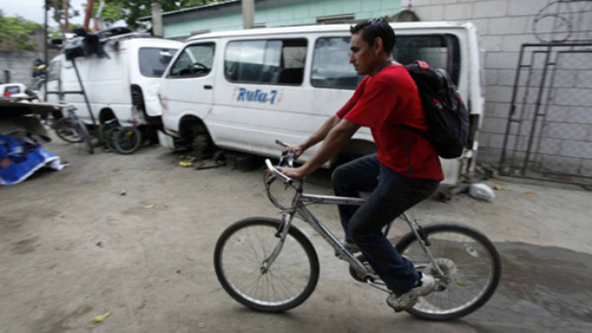 Wilson Rivera, mecánico y futbolista