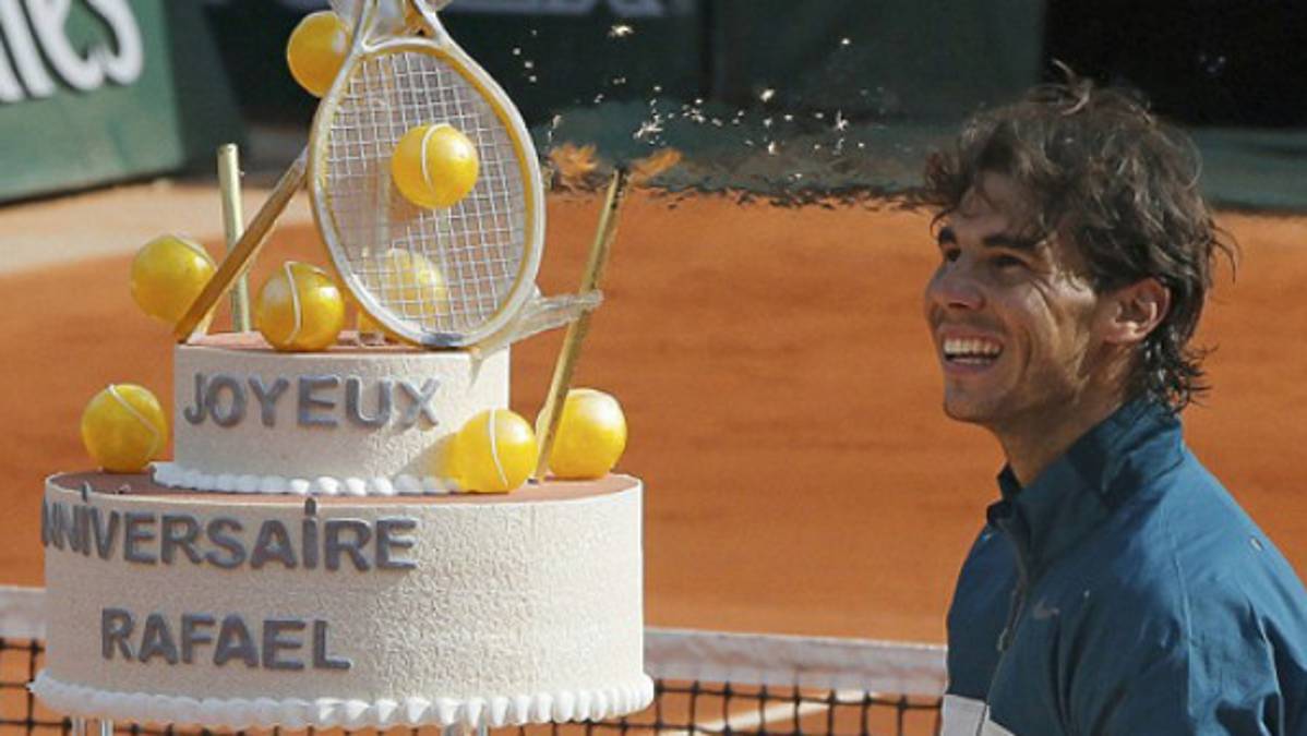 A Rafael Nadal le festejaron el cumpleaños en París