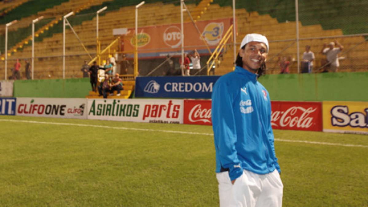 Caetano recibió insultos a su llegada al Morazán